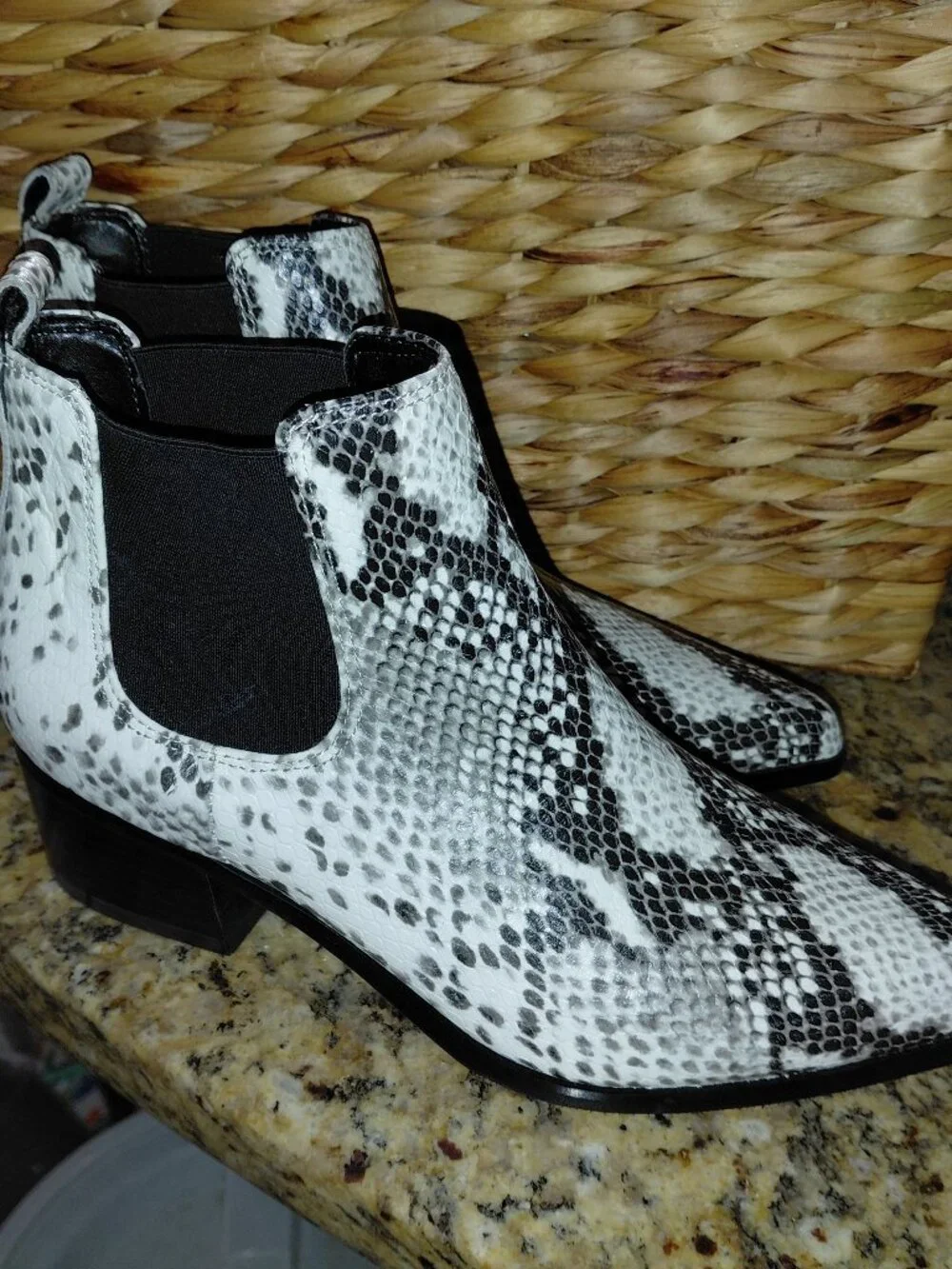 BLONDO Emelia Ankle Black White Snakeskin Waterproof Chelsea Ankle Boots 7.5M